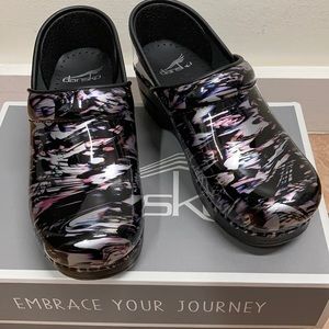Dansko Professional Clogs, Metallic Waves, NIB